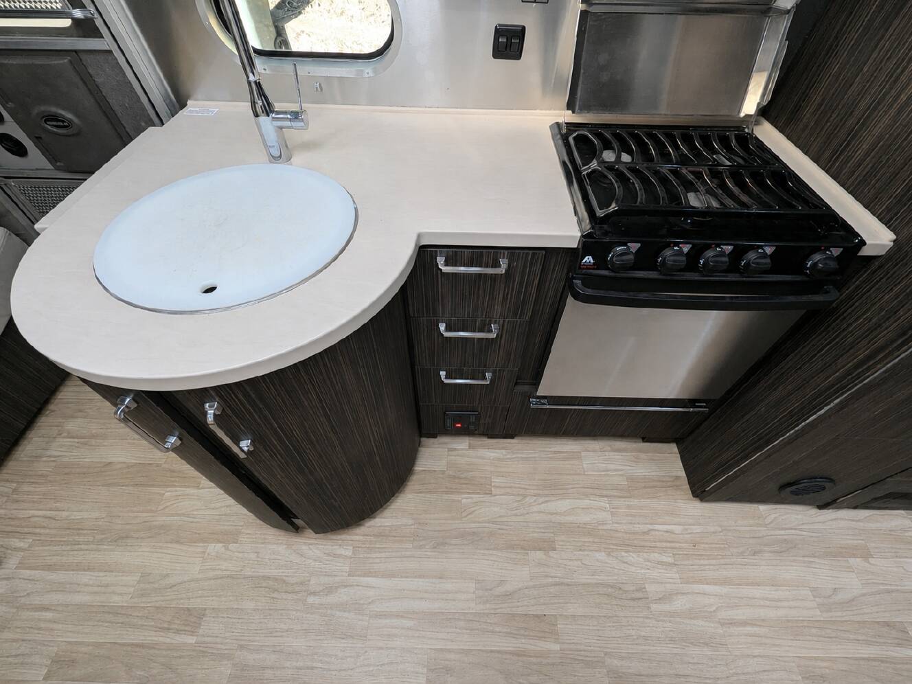 A photo of this 2017 Airstream INTERNATIONAL SIGNATURE 25RB