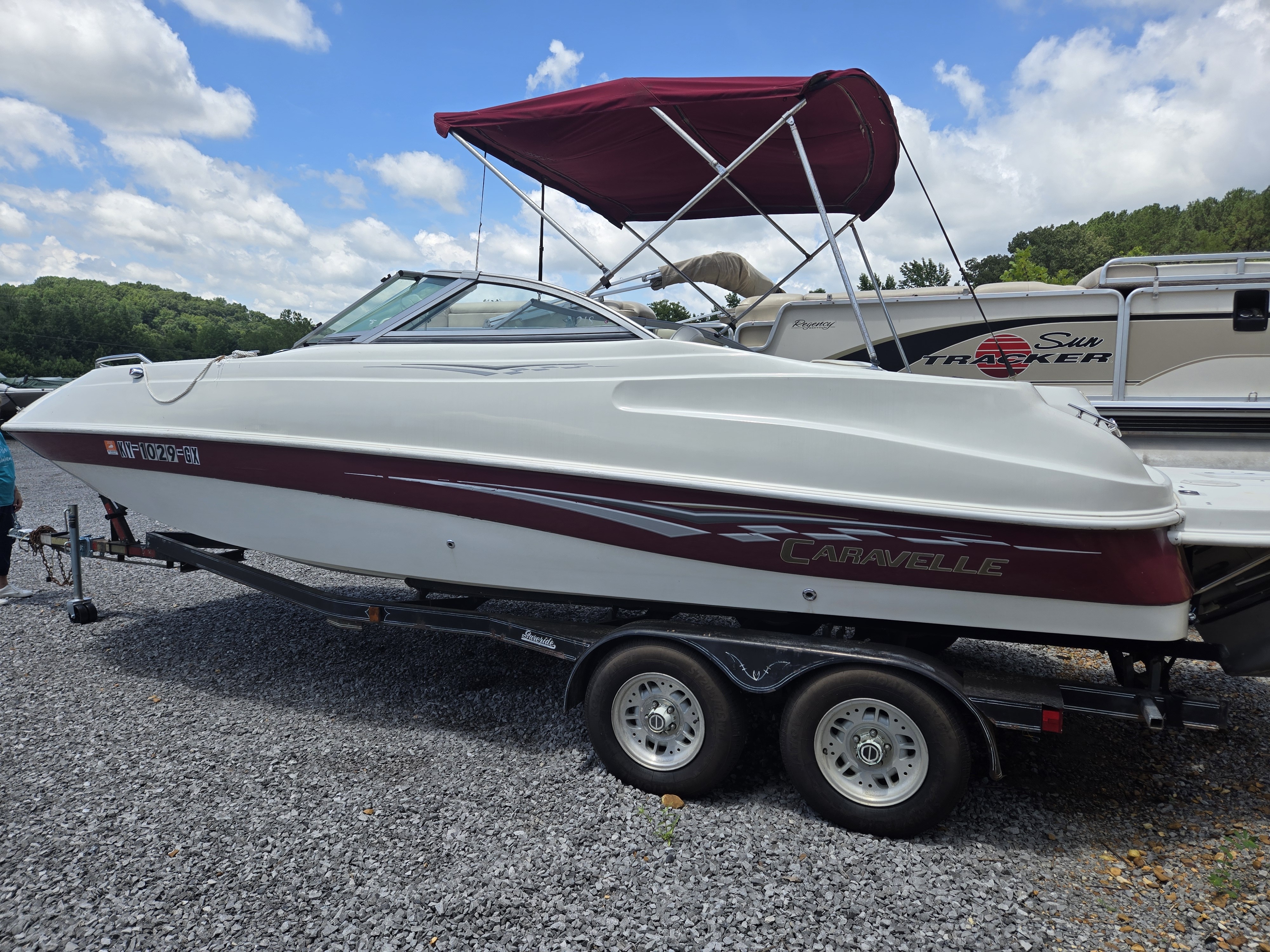 2003 Caravelle Boats 218 Deck Boat in murray KY