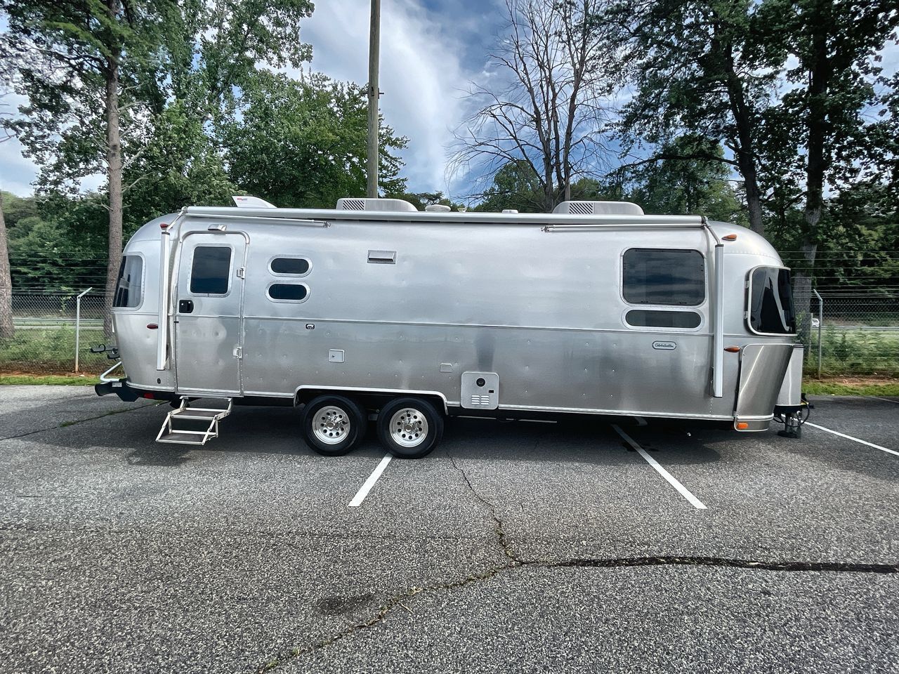 2024 Airstream Globetrotter 27FBQ in claremont NC