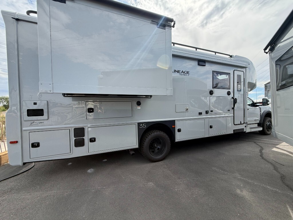2027 Grand Design Lineage Series F 31ZW5 in las vegas NV