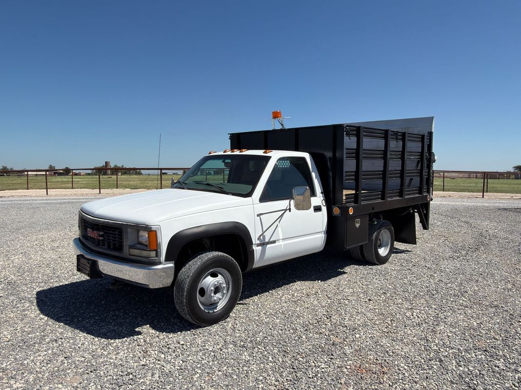 2000 GMC SIERRA in Yukon, OK