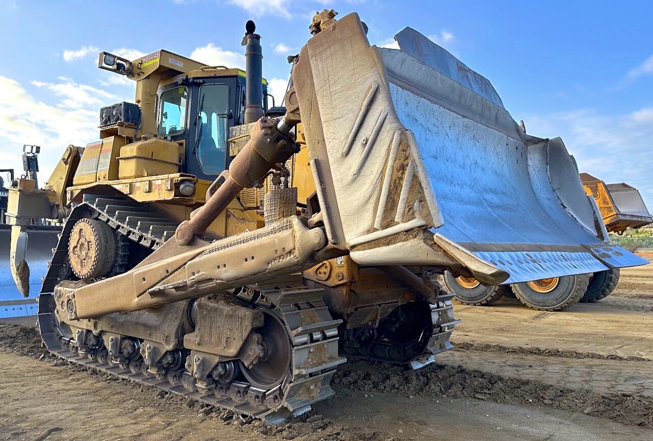 2004 CATERPILLAR D10R in San Diego, CA