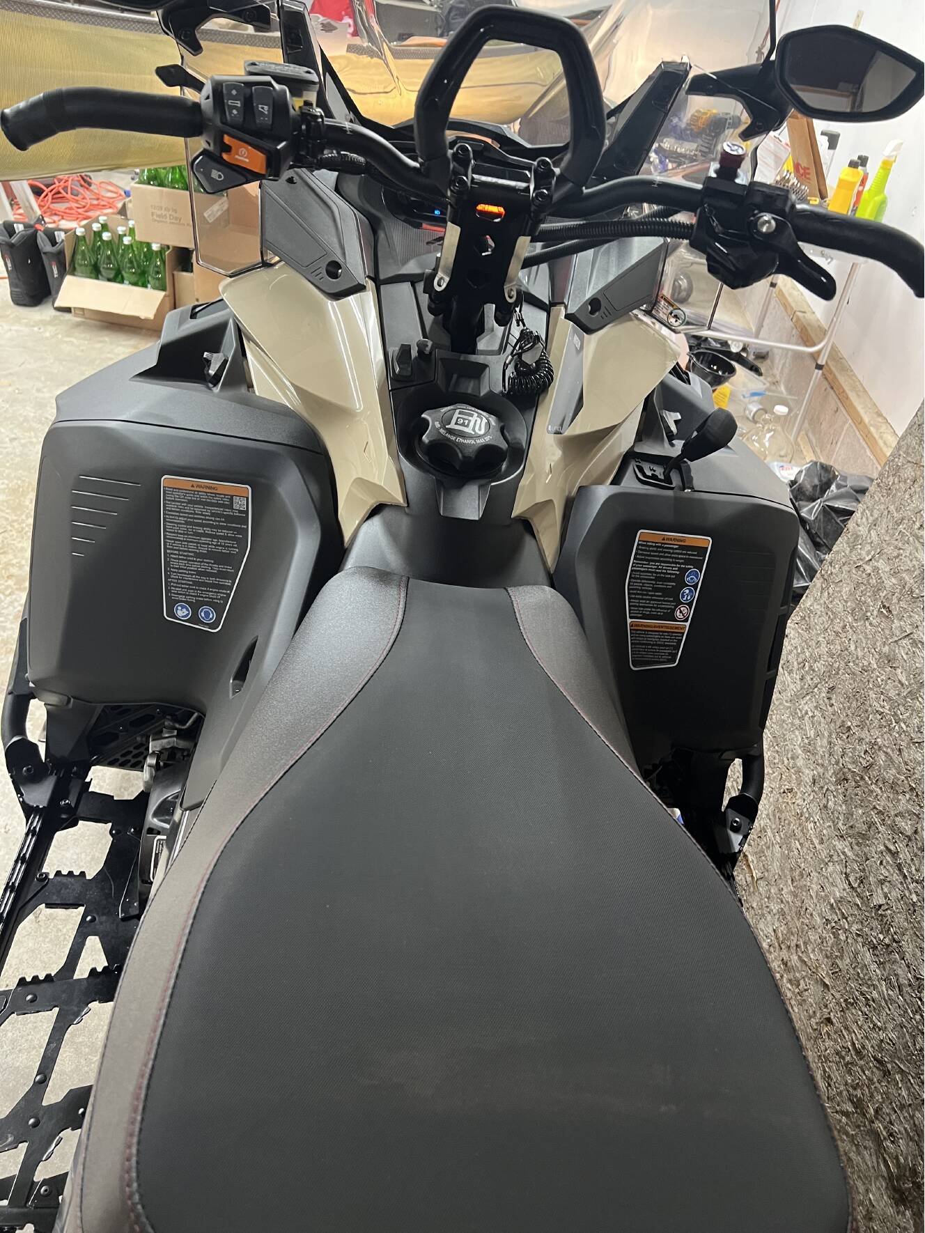 A photo of this 2023 Ski-Doo EXPEDITION LE 900 ACE TURBO