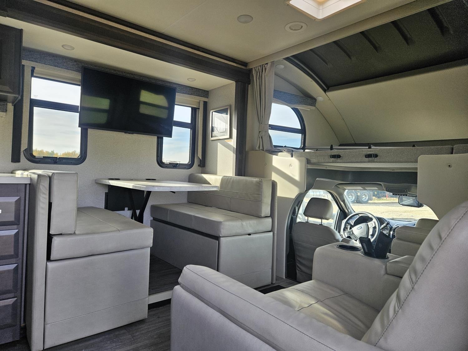 2022 Thor Motor Coach MAGNITUDE SUPER C XG32 in sammamish WA