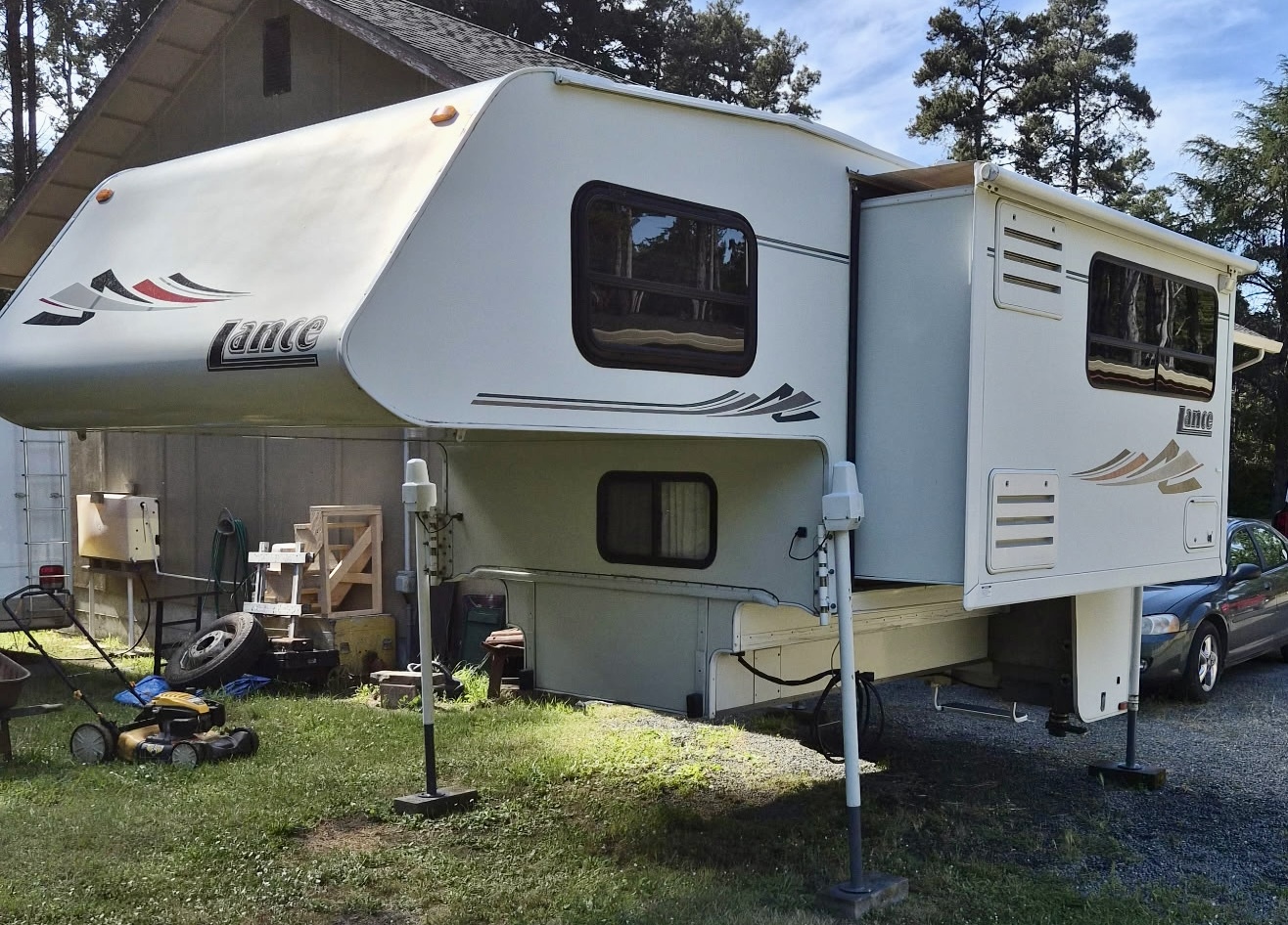 2004 Lance 981 in fort bragg CA