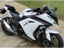 Kawasaki Brings Back the Ninja 300 ABS for 2026 image