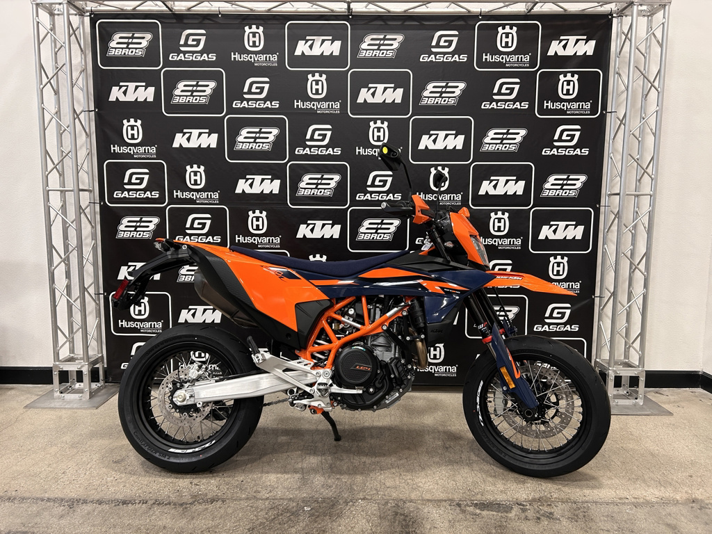 2026 KTM SMC 690 R 690 R in Costa Mesa, CA