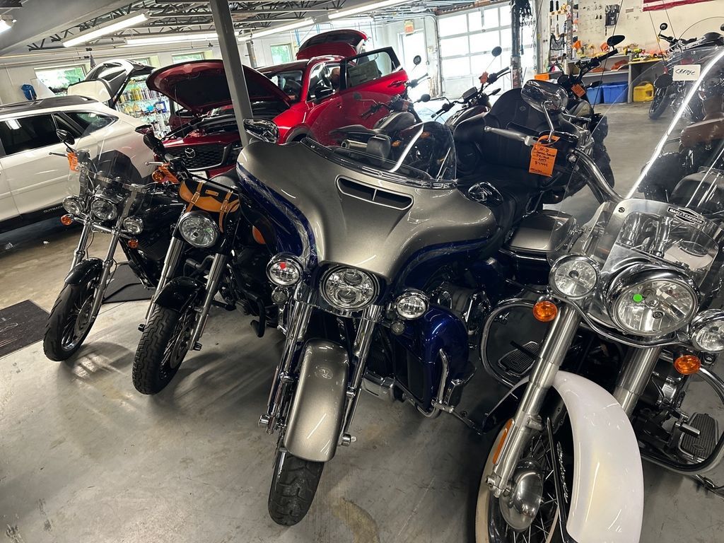 2016 Harley-Davidson® Ultra CVO in Augusta, ME
