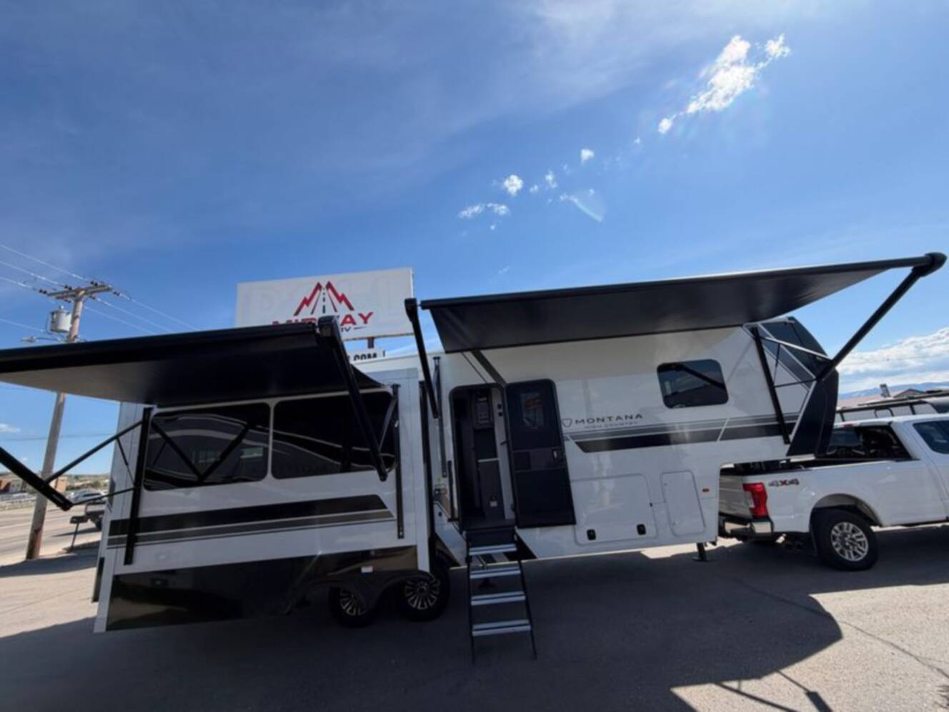 A photo of this 2026 Keystone Montana High Country 290RL