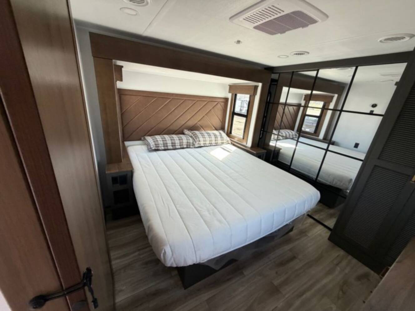 A photo of this 2026 Keystone Montana High Country 290RL