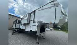 2024 Sierra 3800RK RV