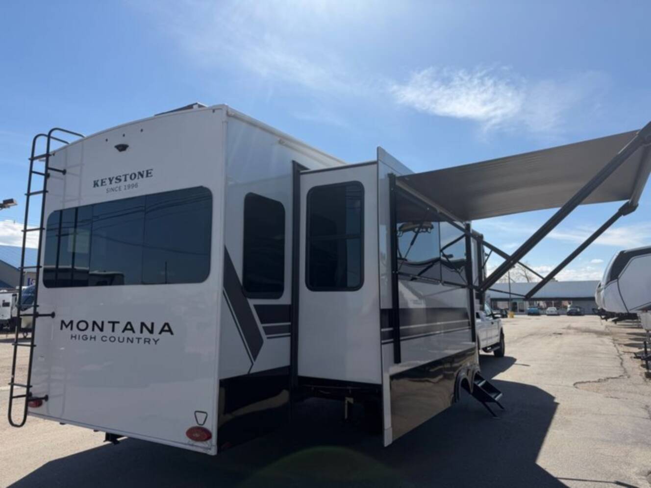 A photo of this 2026 Keystone Montana High Country 290RL