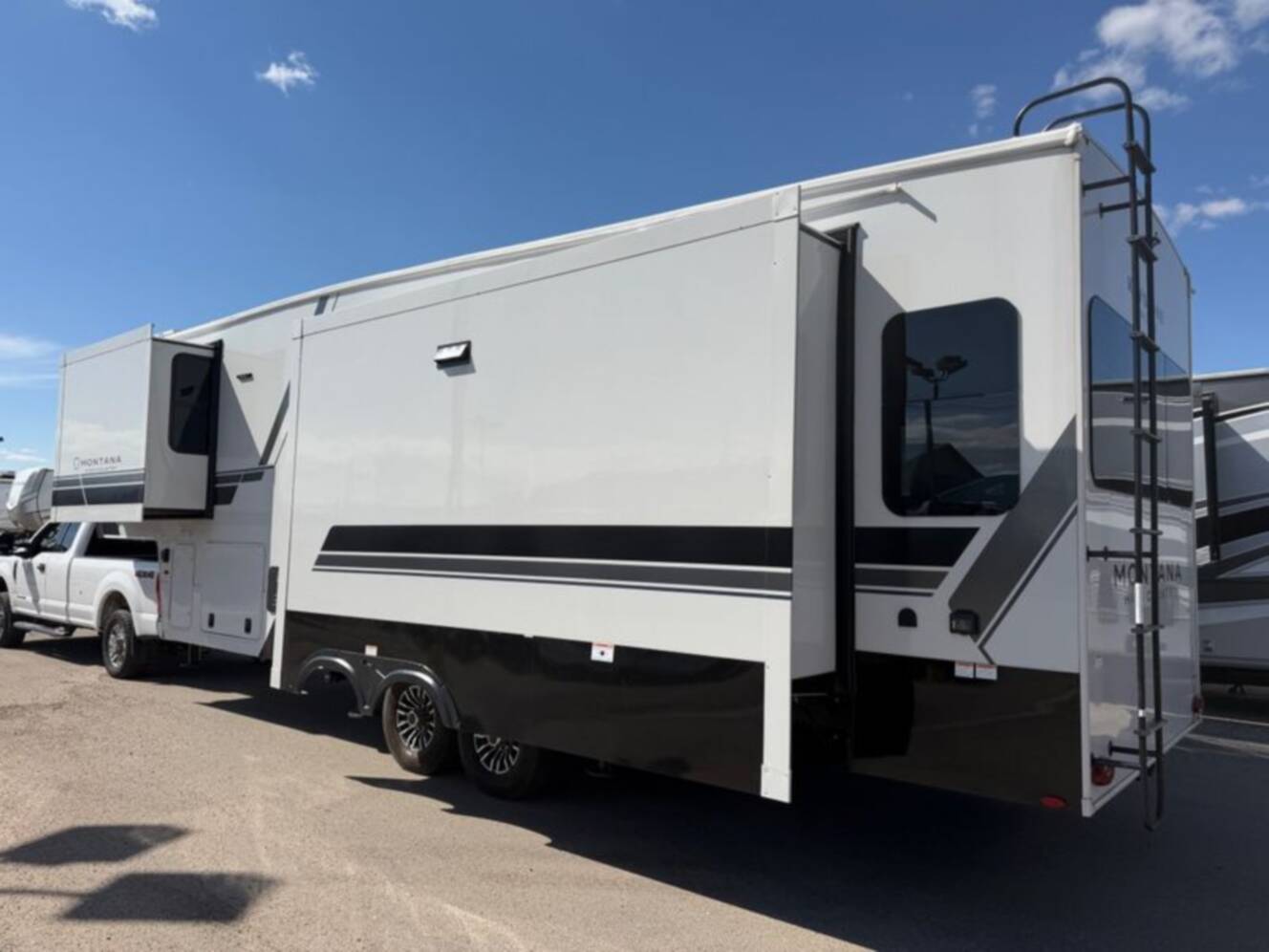A photo of this 2026 Keystone Montana High Country 290RL