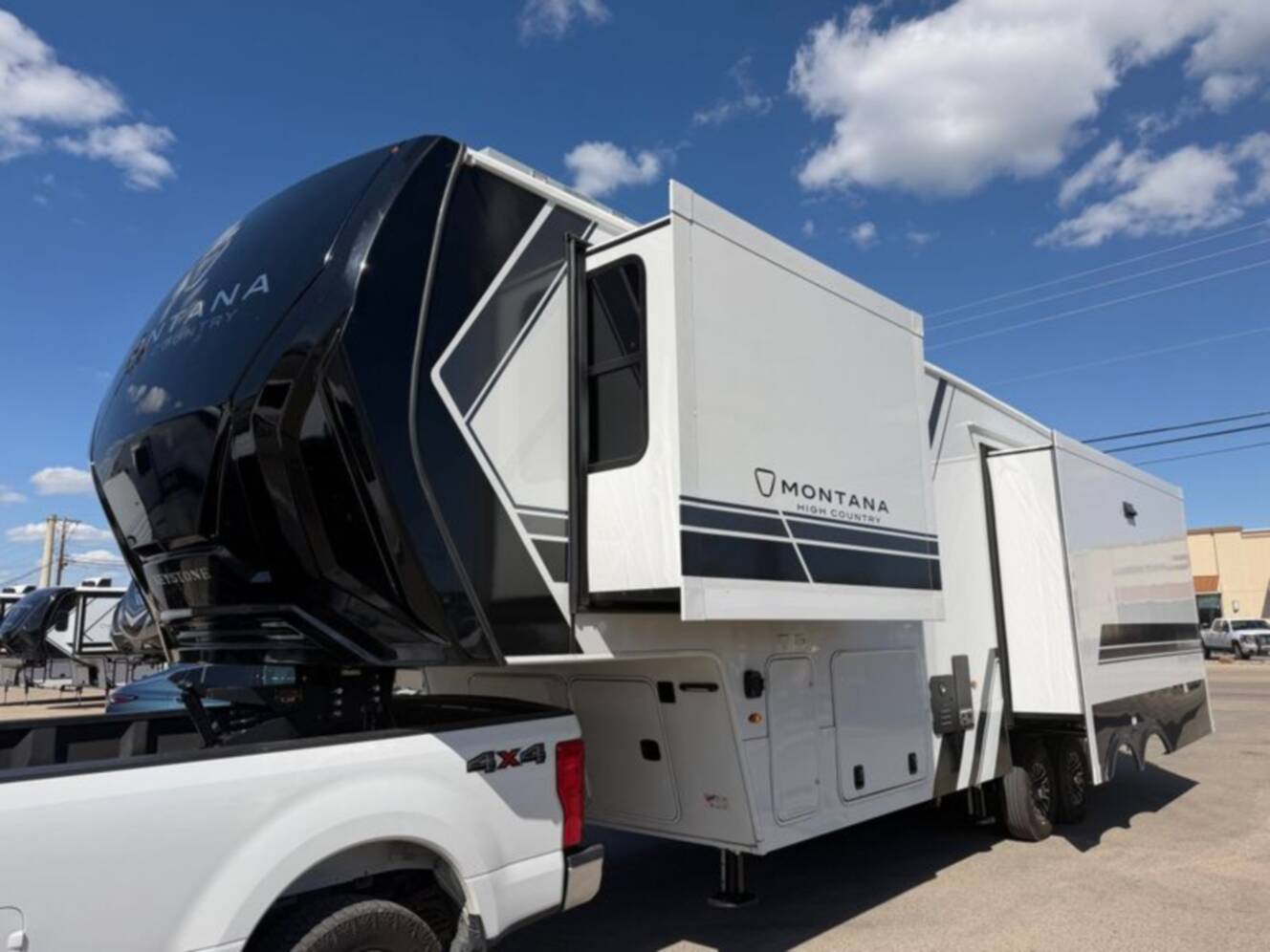 A photo of this 2026 Keystone Montana High Country 290RL