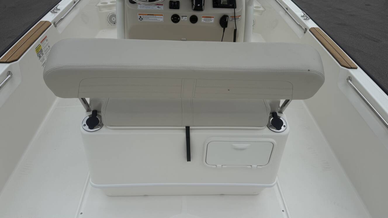 A photo of this 2026 Boston Whaler 210 Montauk