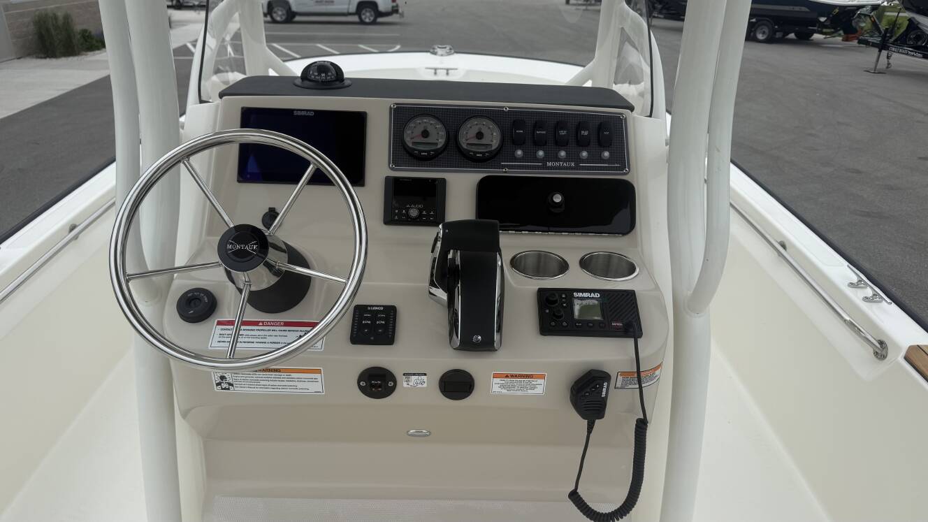 A photo of this 2026 Boston Whaler 210 Montauk