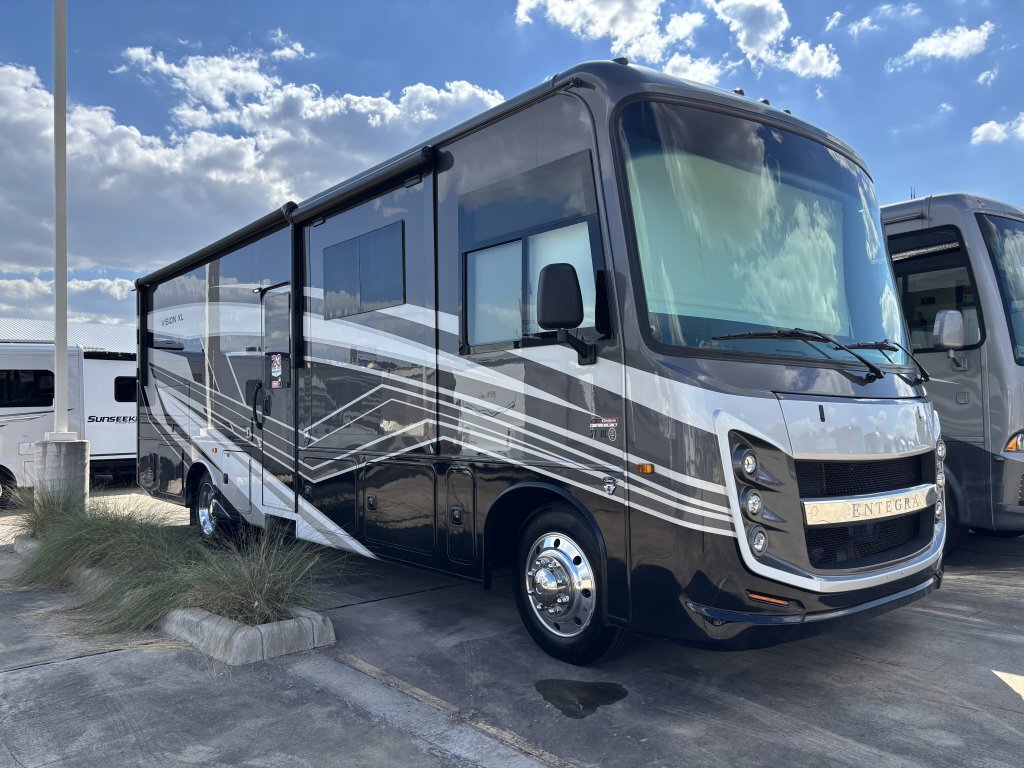 2026 Entegra VISION XL 31UL RV