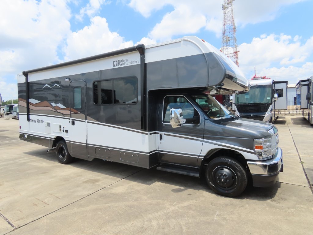 2026 Winnebago Minnie Winnie 26NP in spring TX
