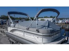 Bennington 23 M Fastback Review image