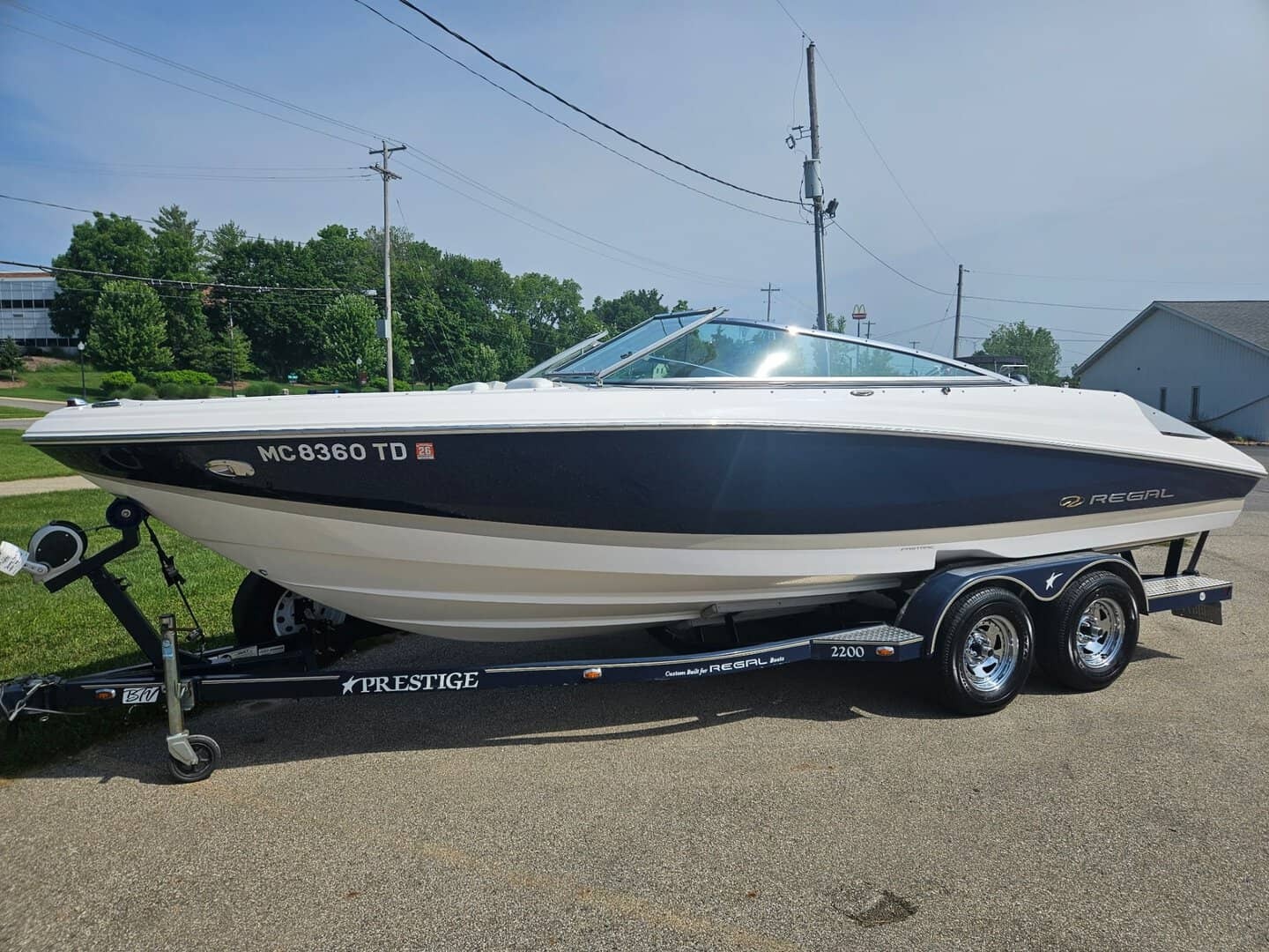 2009 Regal 2200 BOWRIDER 2200 in muskegon MI