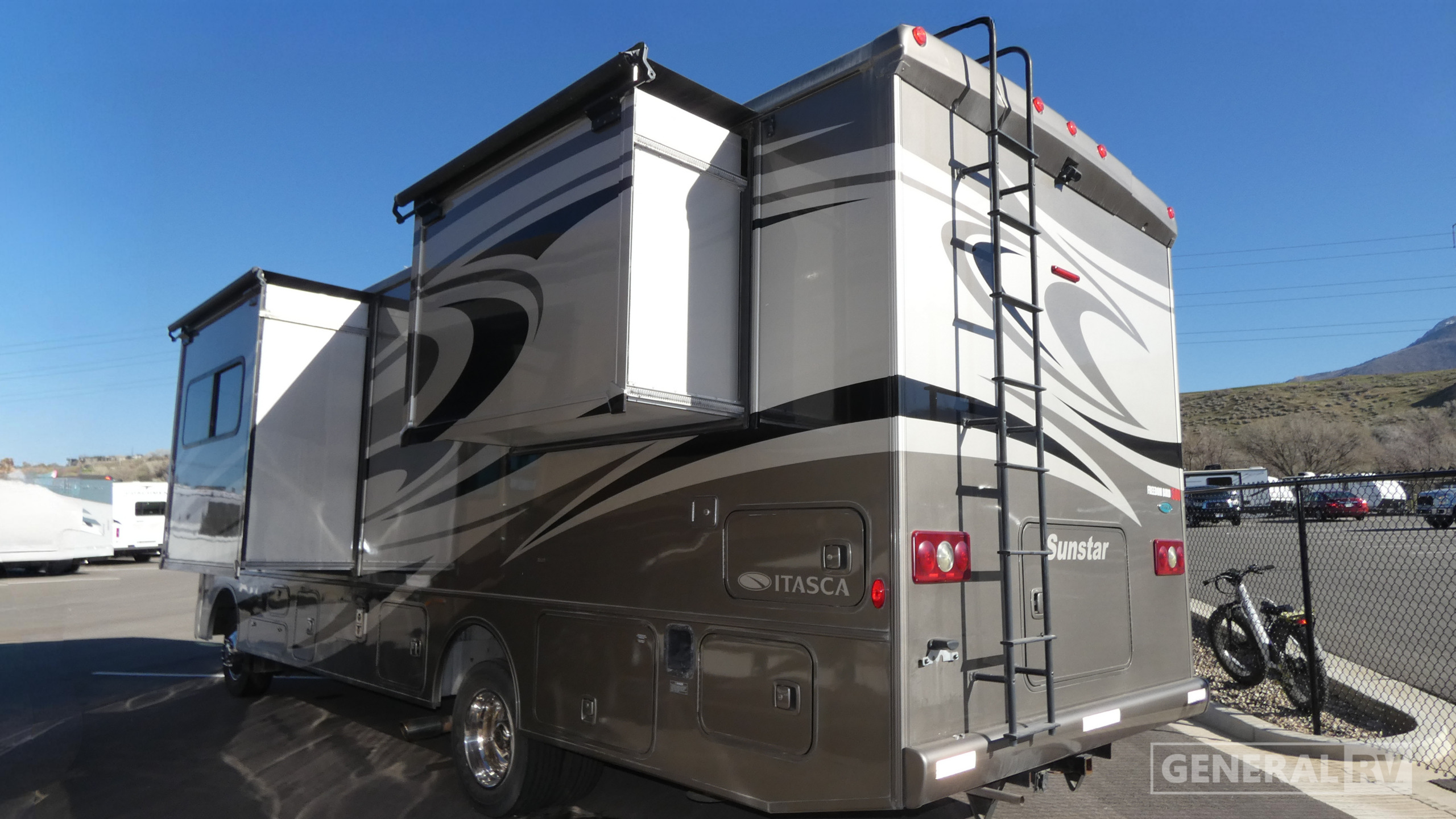 2014 Winnebago SUNSTAR 27N in south weber UT