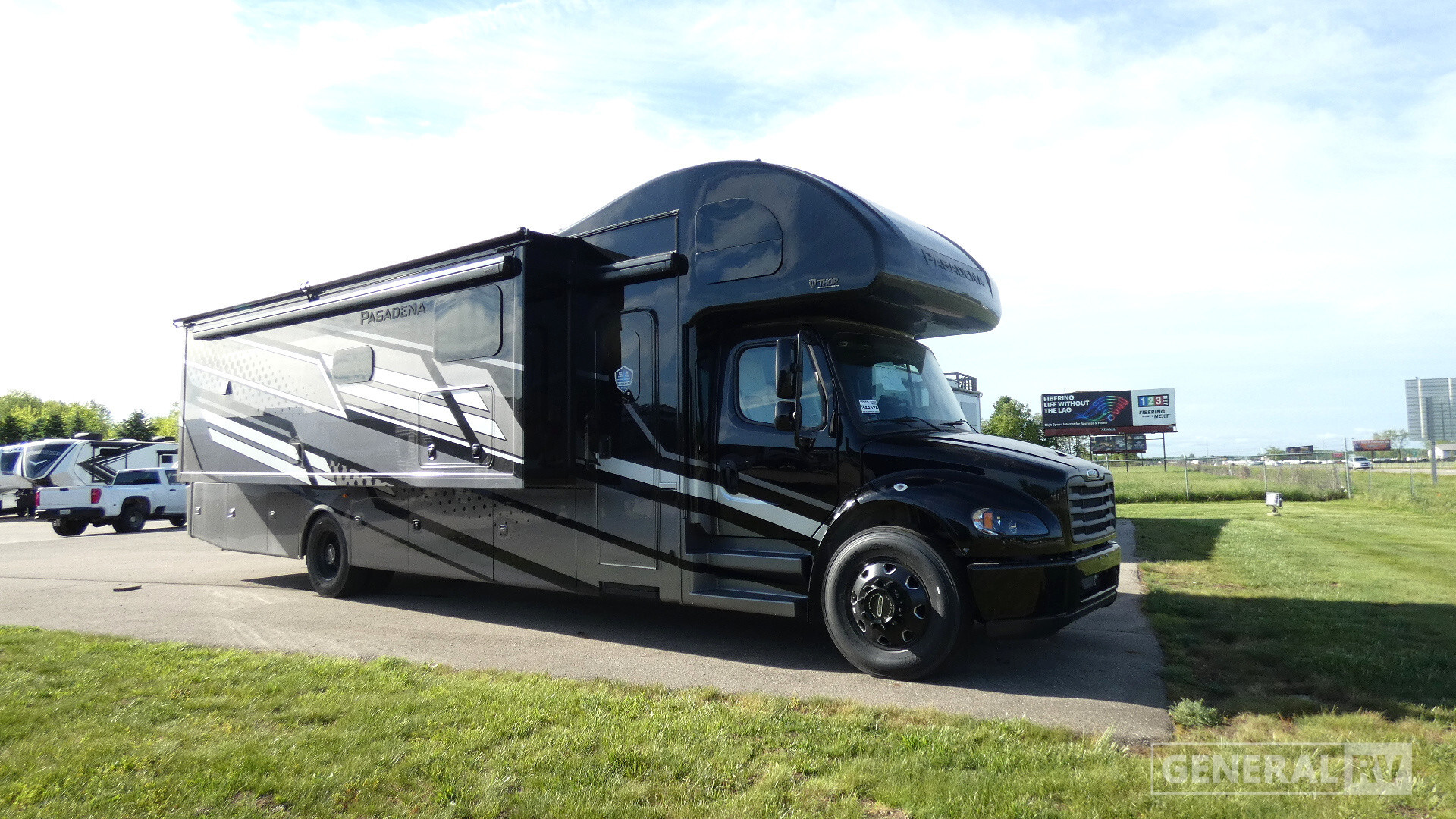 2026 Thor Motor Coach PASADENA 38DX in wayland MI