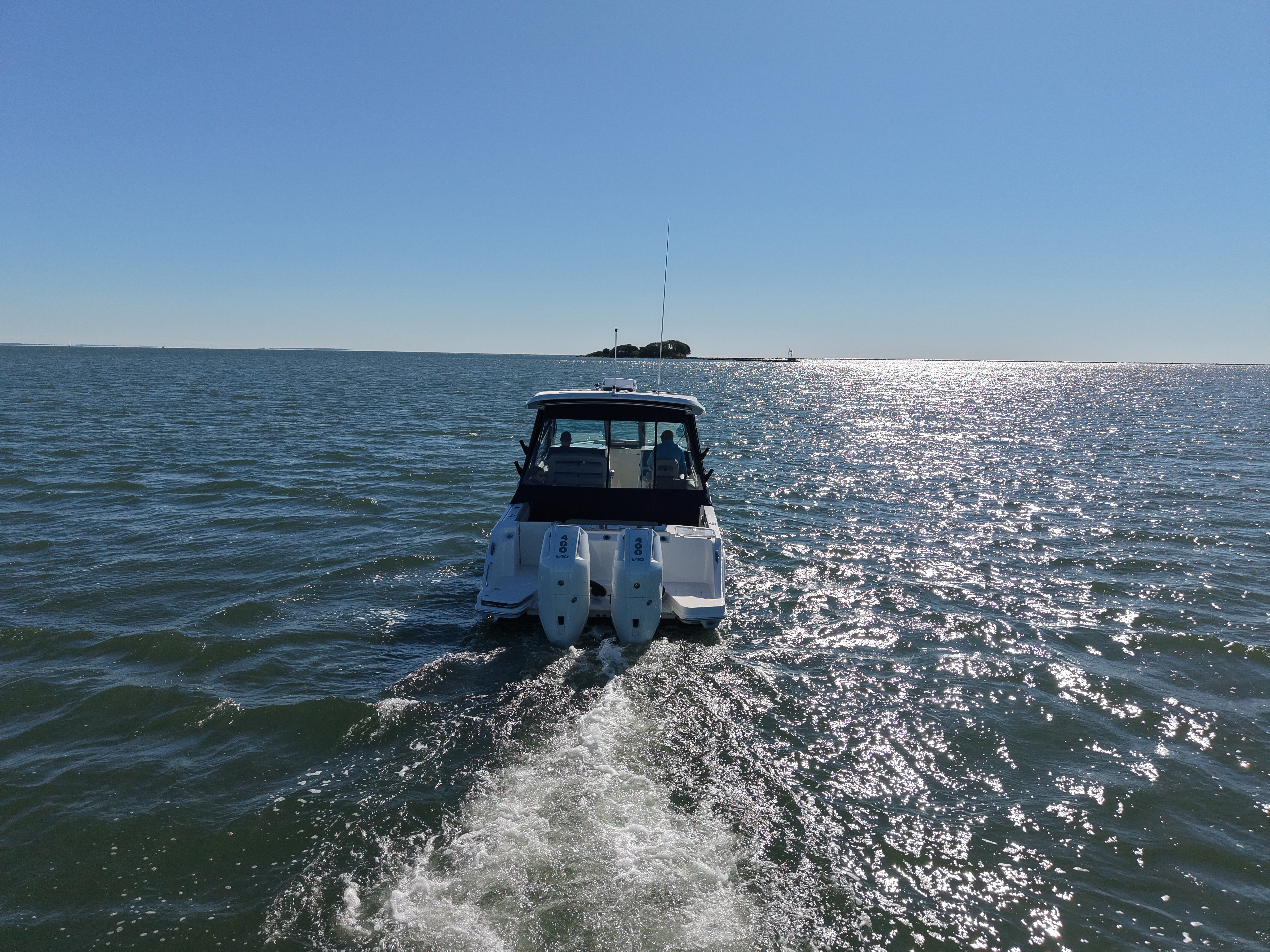 2025 Boston Whaler 330 Vantage 320 in wakefield RI
