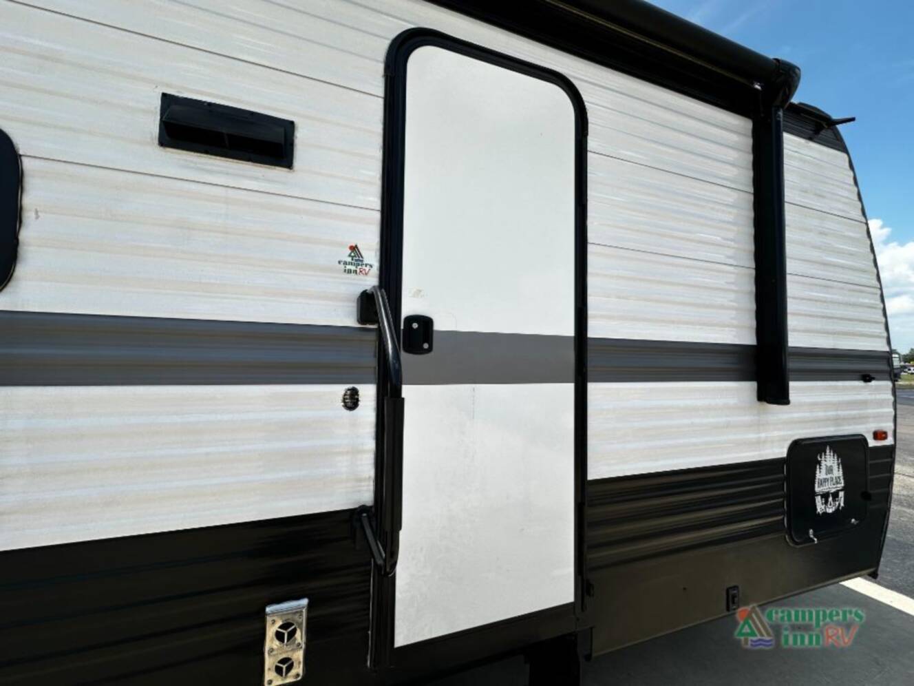 A photo of this 2024 Keystone Rv Hideout 200RL