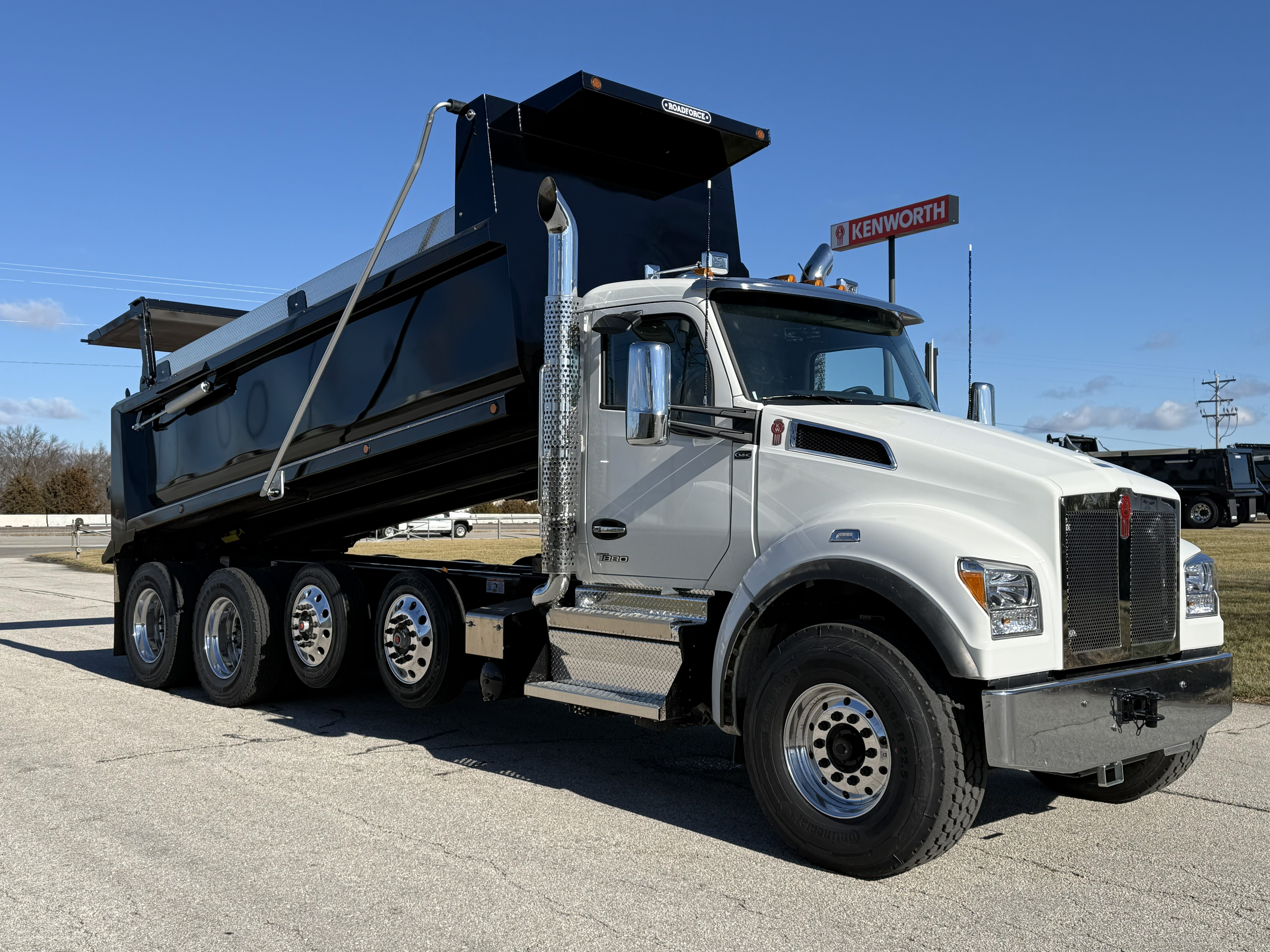 2026 KENWORTH T880S in Columbia, MO