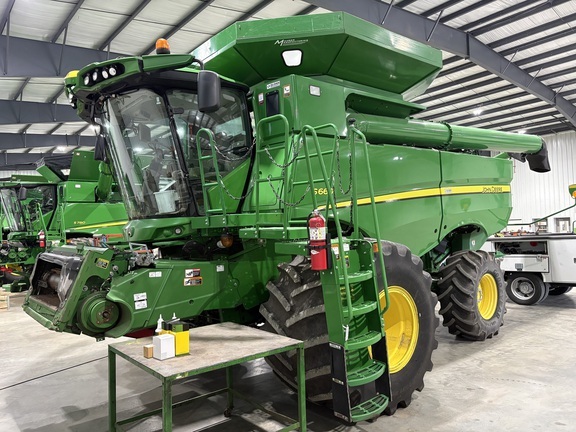 2014 John Deere S660 in Edinburg, IL