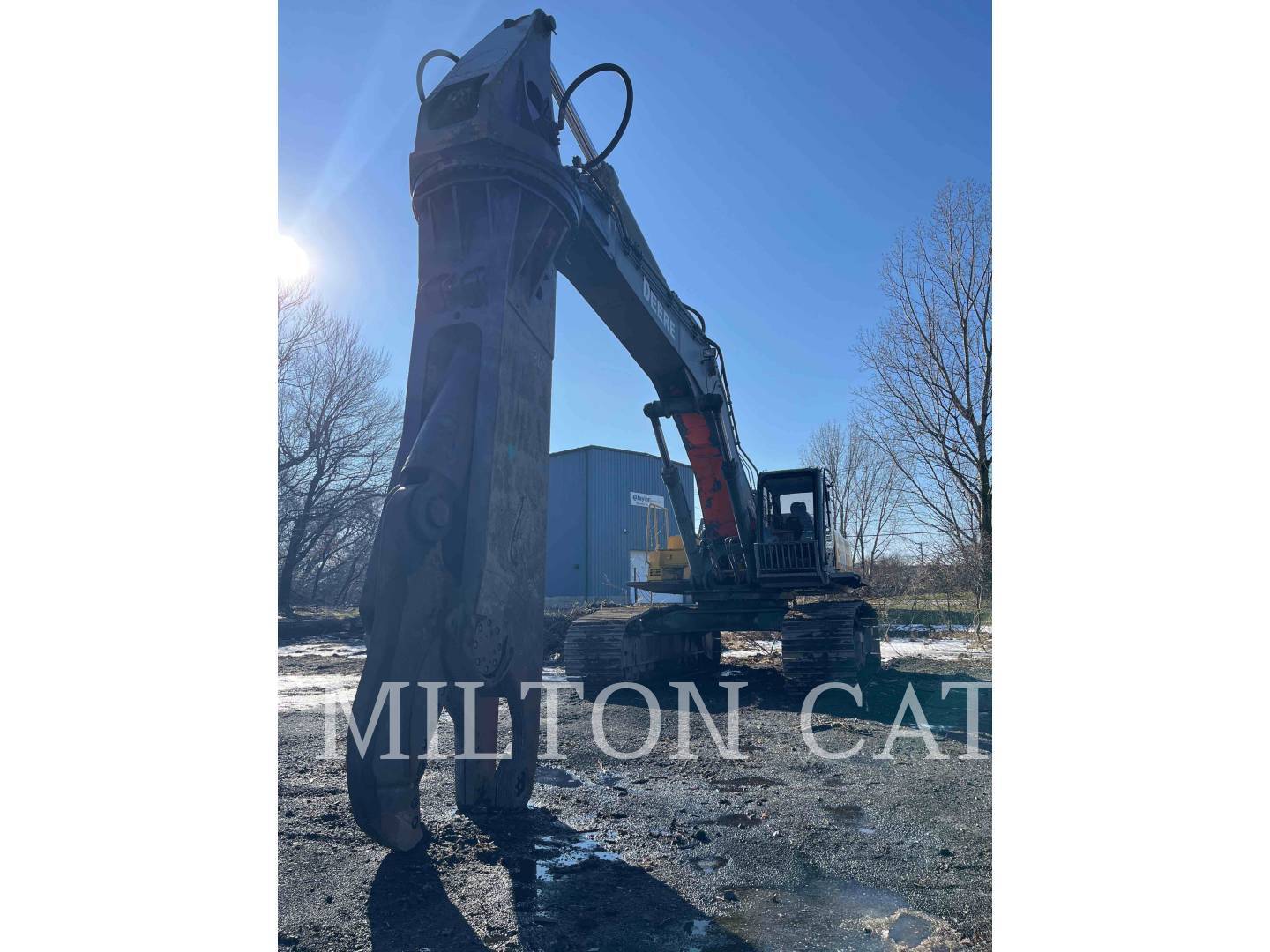 2002 JOHN DEERE 600C LC in Tonawanda, NY