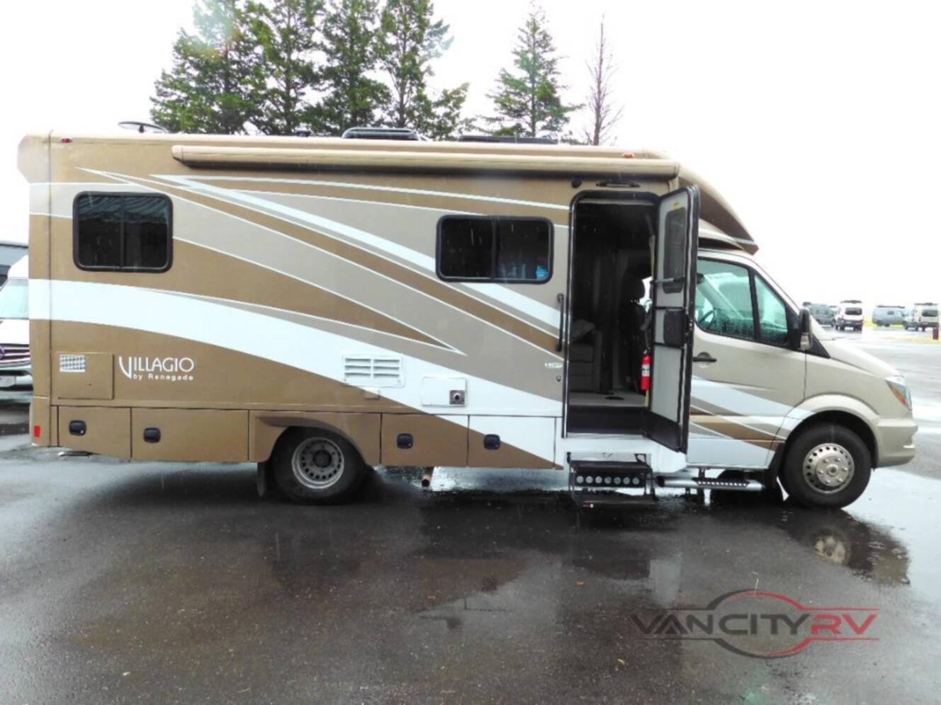 A photo of this 2019 Renegade Villagio 25QRS