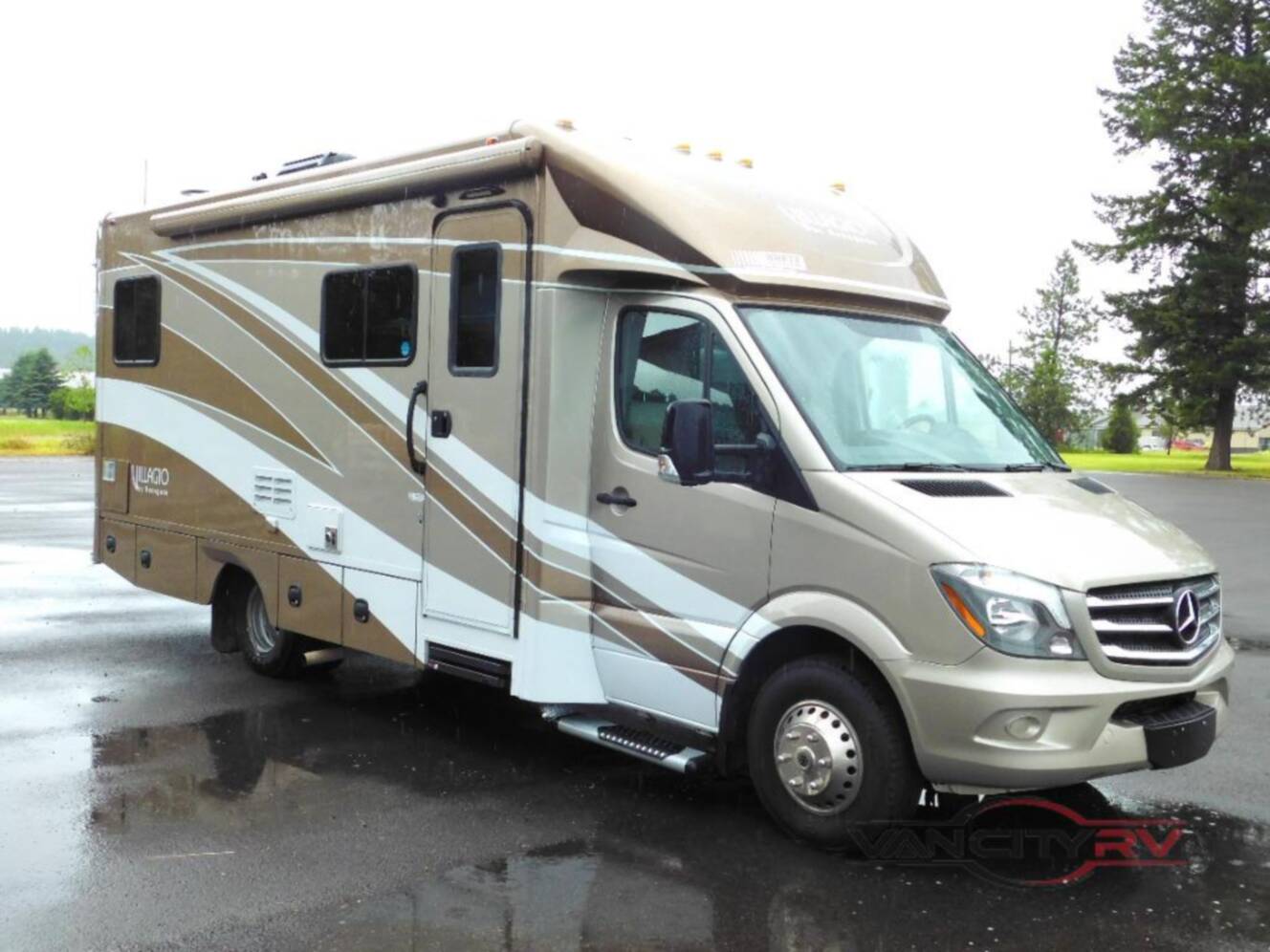 A photo of this 2019 Renegade Villagio 25QRS