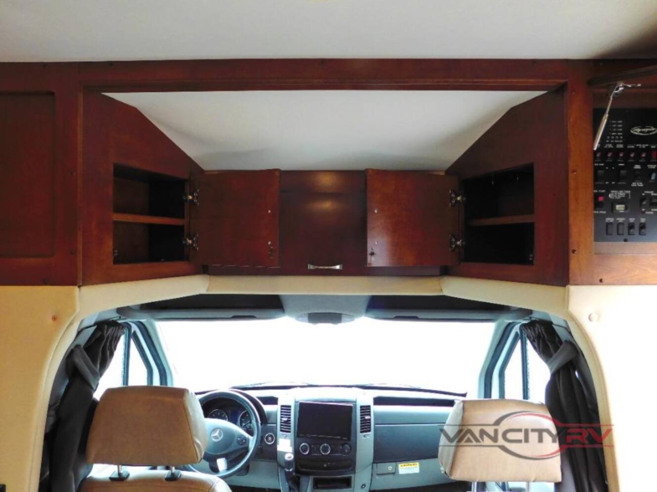 A photo of this 2019 Renegade Villagio 25QRS