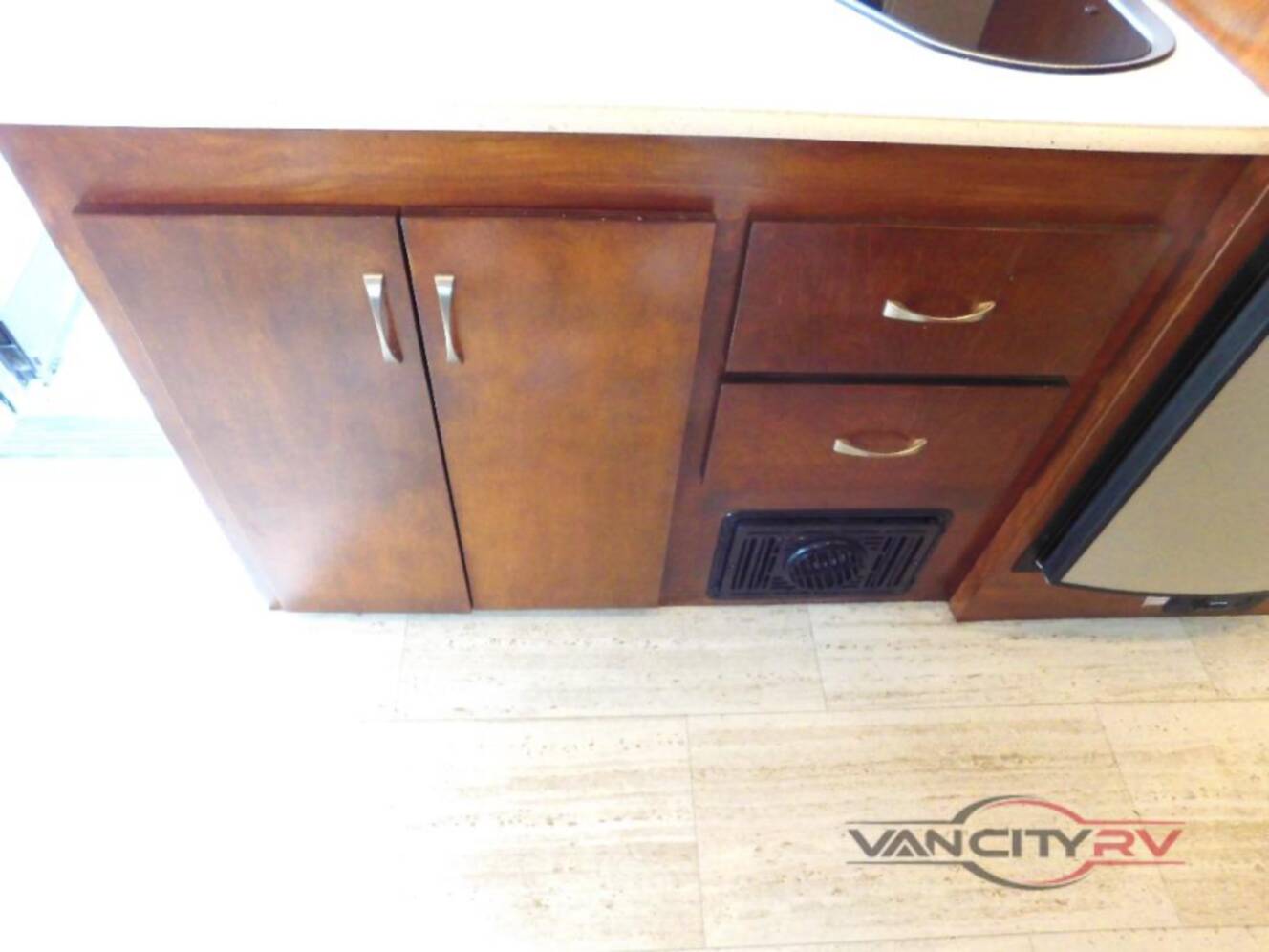 A photo of this 2019 Renegade Villagio 25QRS