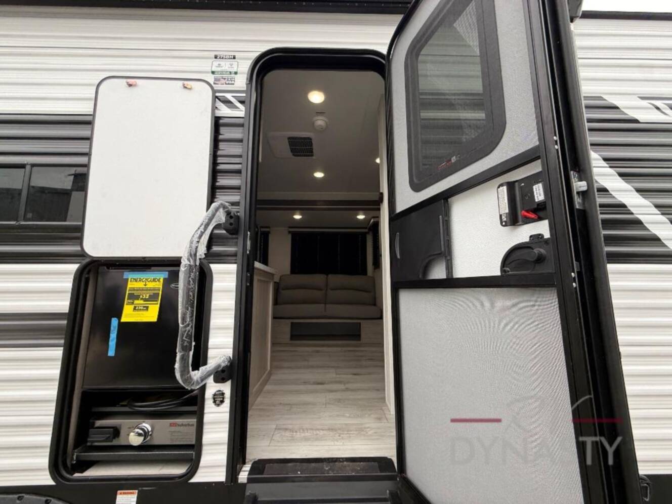 A photo of this 2027 East To West Della Terra 275BH