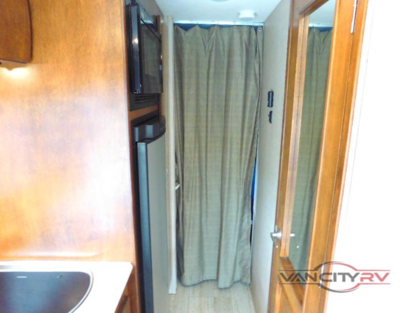 A photo of this 2019 Renegade Villagio 25QRS