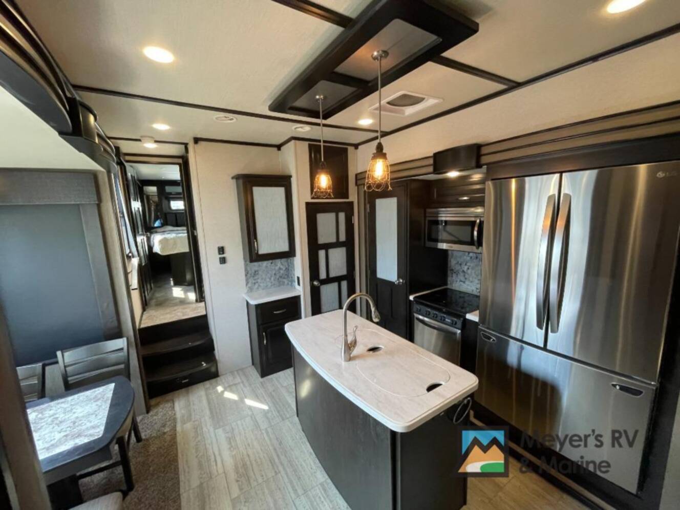 A photo of this 2017 Grand Design Momentum 376TH