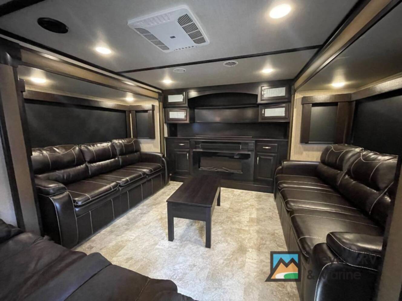 A photo of this 2017 Grand Design Momentum 376TH