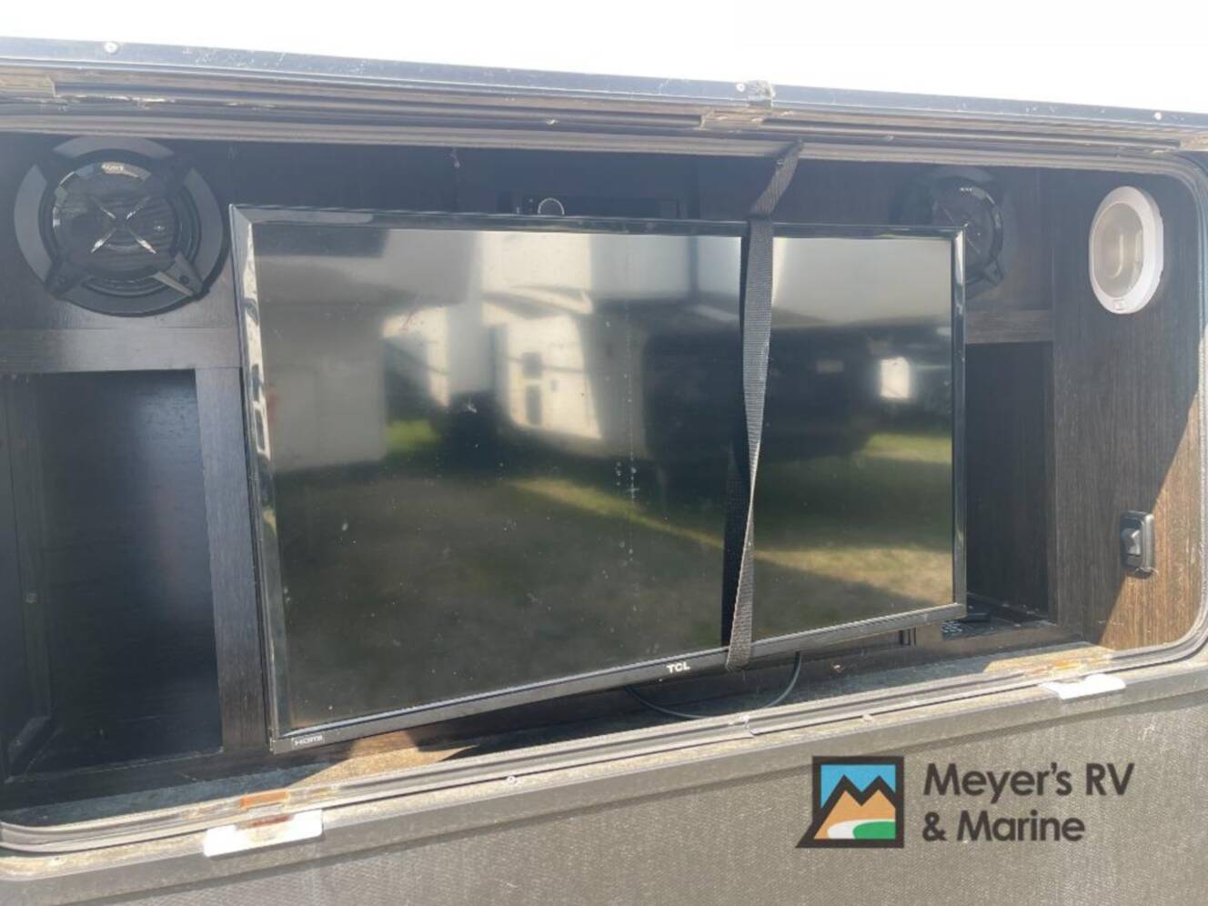 A photo of this 2017 Grand Design Momentum 376TH