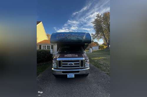 2018 Thor Motor Coach Chateau 26B in lincoln RI