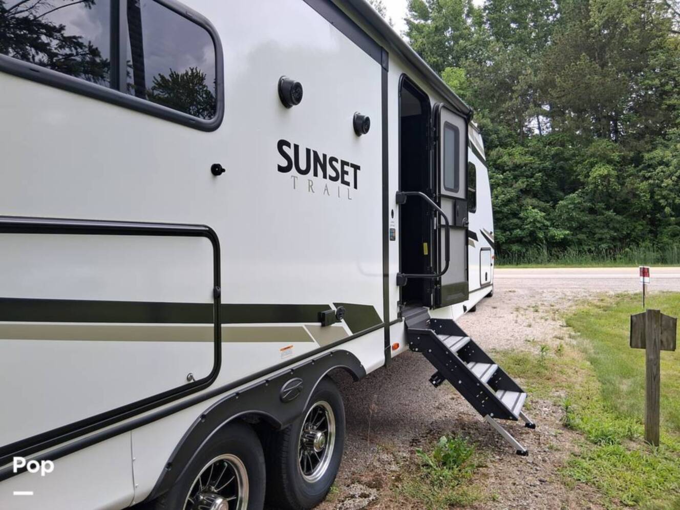 A photo of this 2024 Crossroads Sunset Trail 285CK
