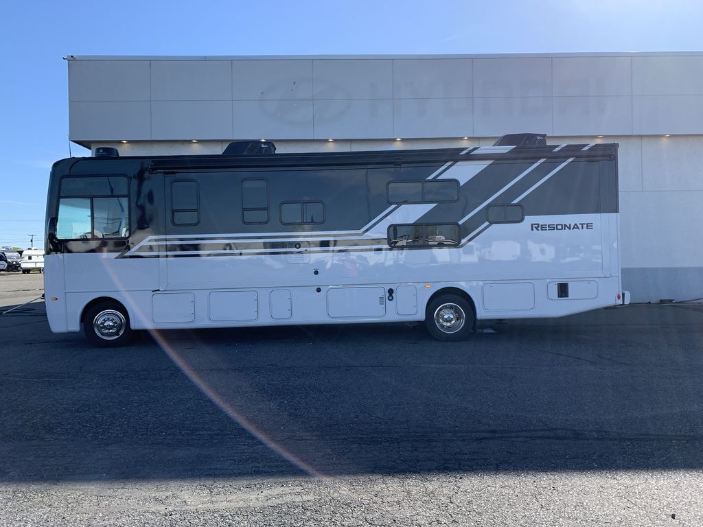 2026 Thor Motor Coach Resonate 32B in pasco WA