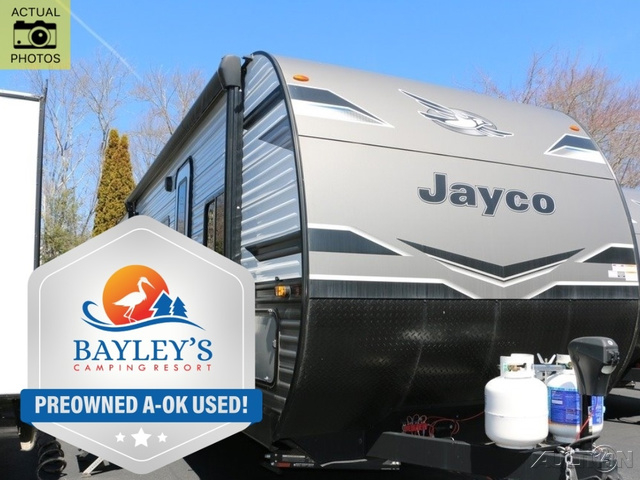 2023 Jayco Jay Flight Slx 324BDS in south burlington VT