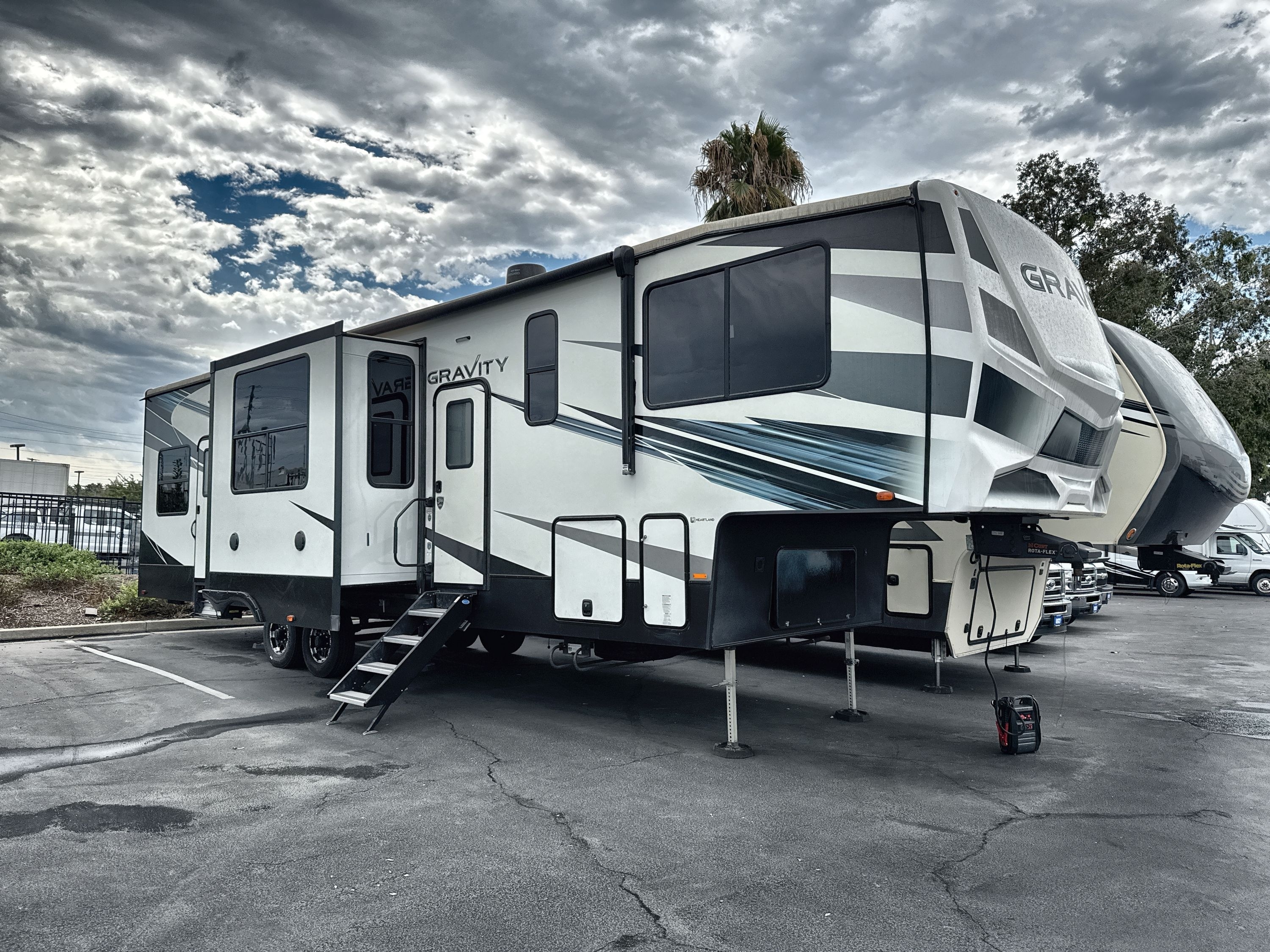 2022 Heartland GRAVITY 3570 in la mirada CA