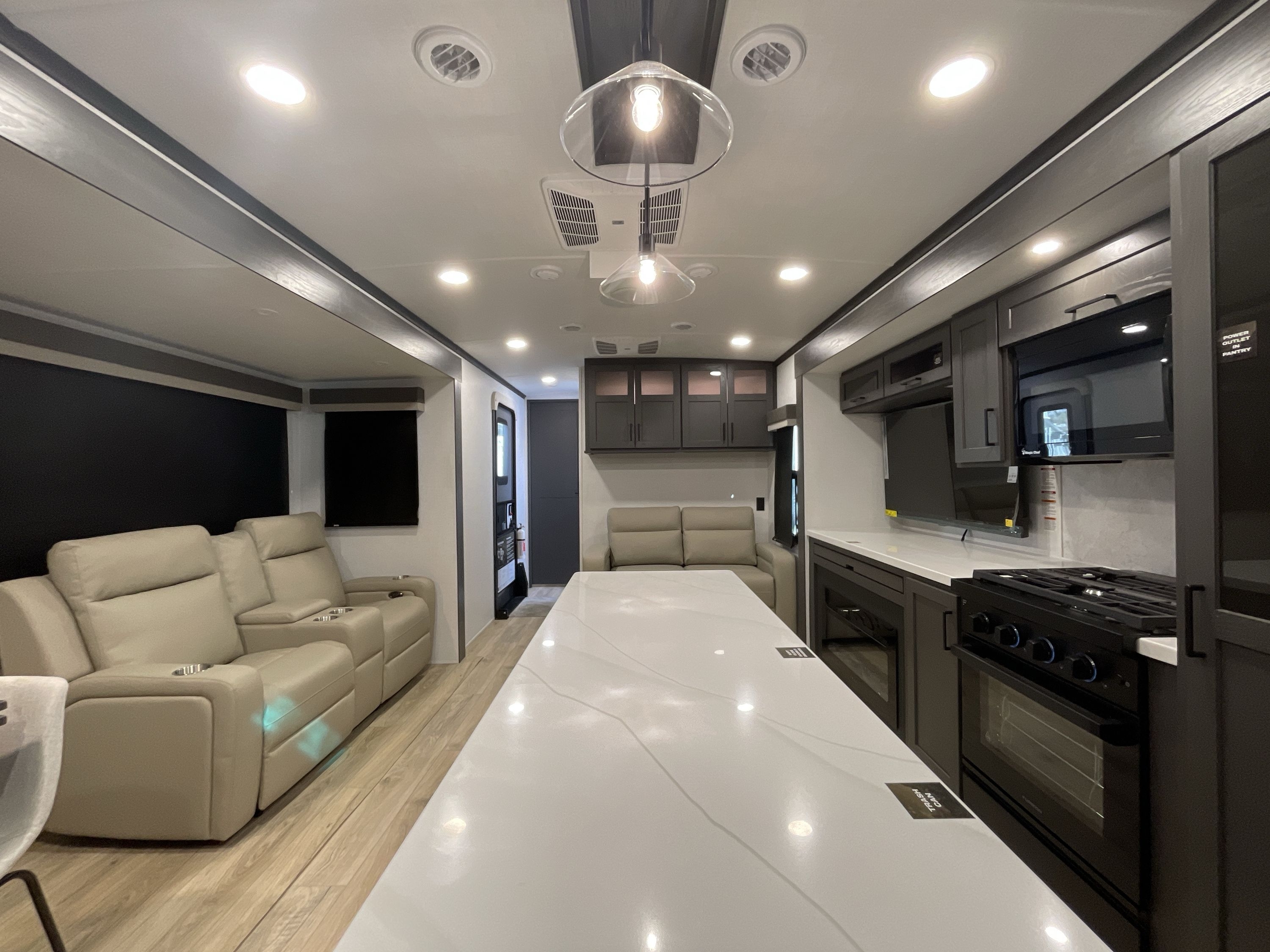 2026 Forest River ROCKWOOD SIGNATURE 8339FK in jackson MS