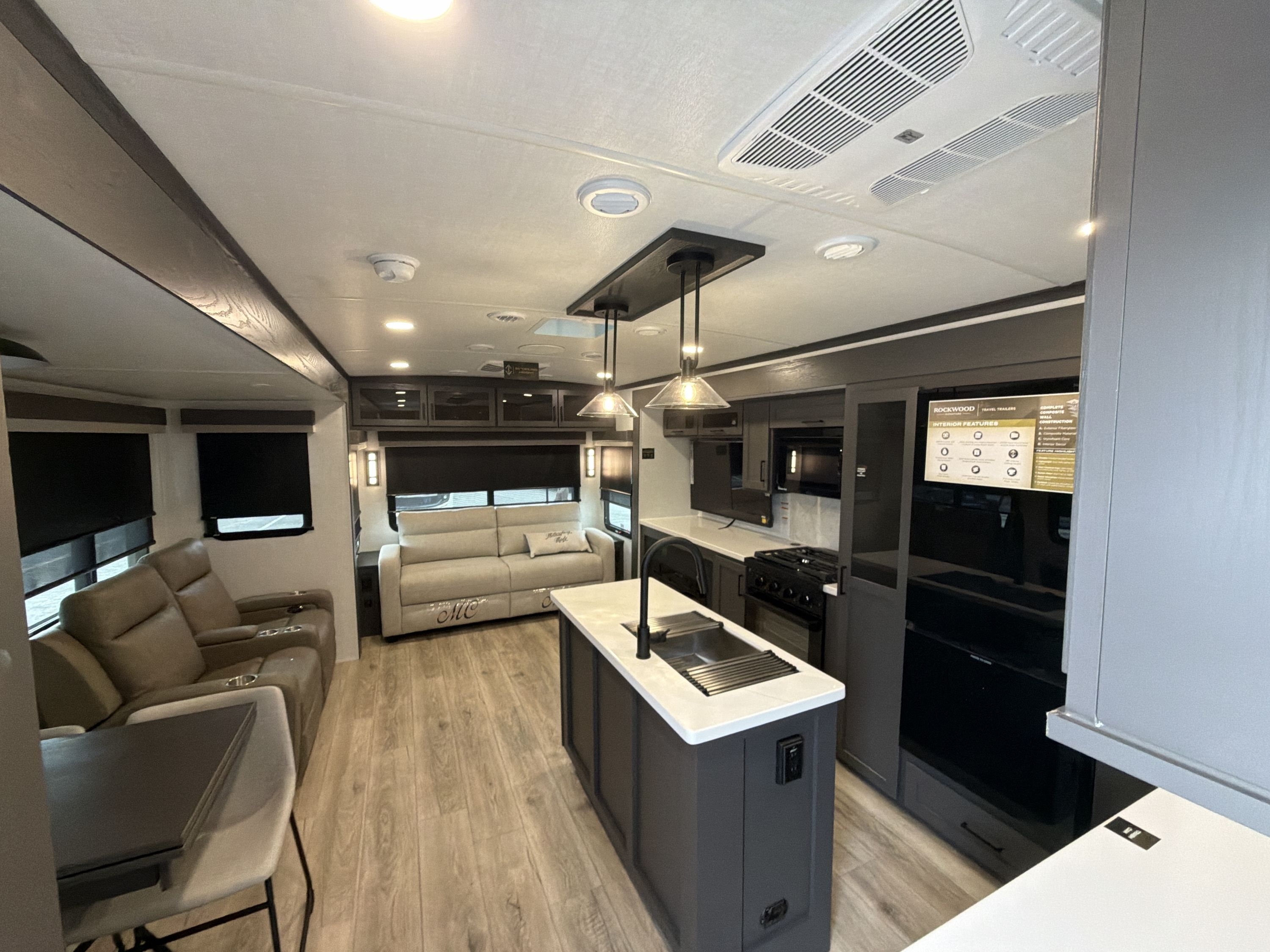 2026 Forest River ROCKWOOD SIGNATURE 8337RL in north charleston SC