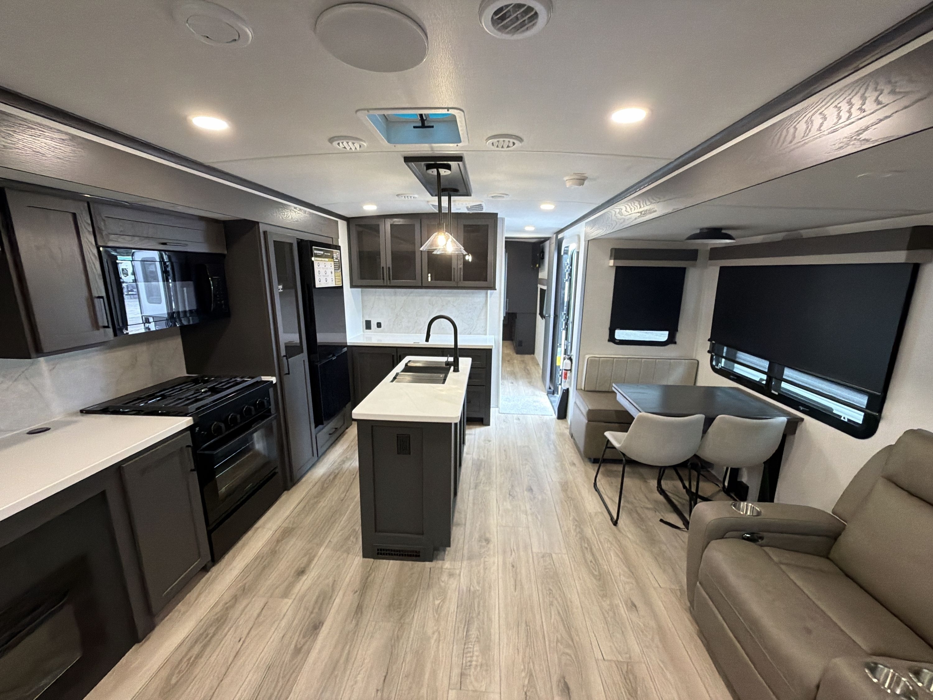 2026 Forest River ROCKWOOD SIGNATURE 8337RL in north charleston SC