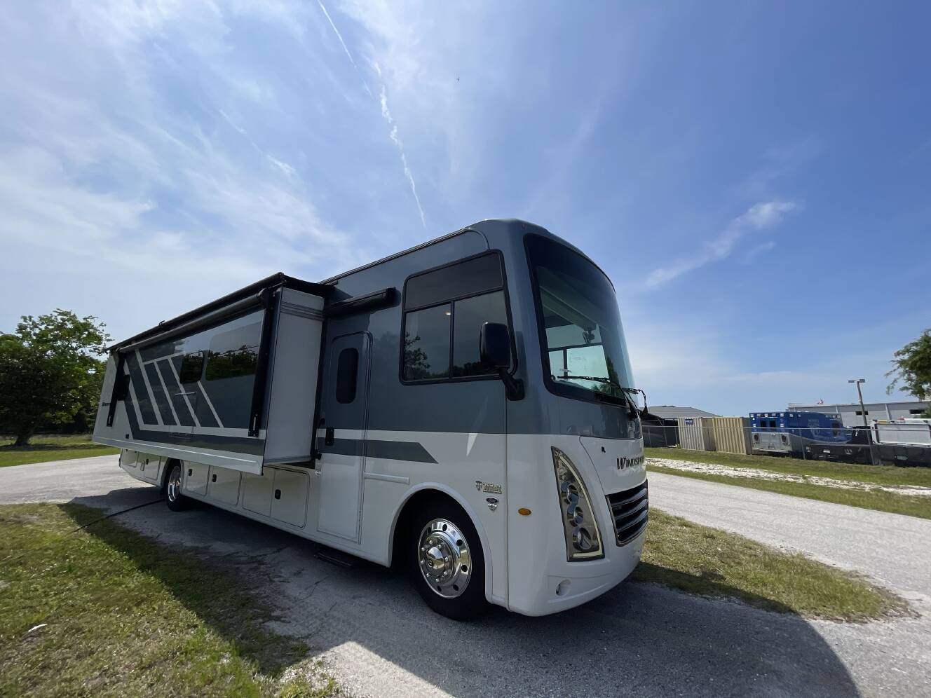 A photo of this 2025 Thor WINDSPORT 35R