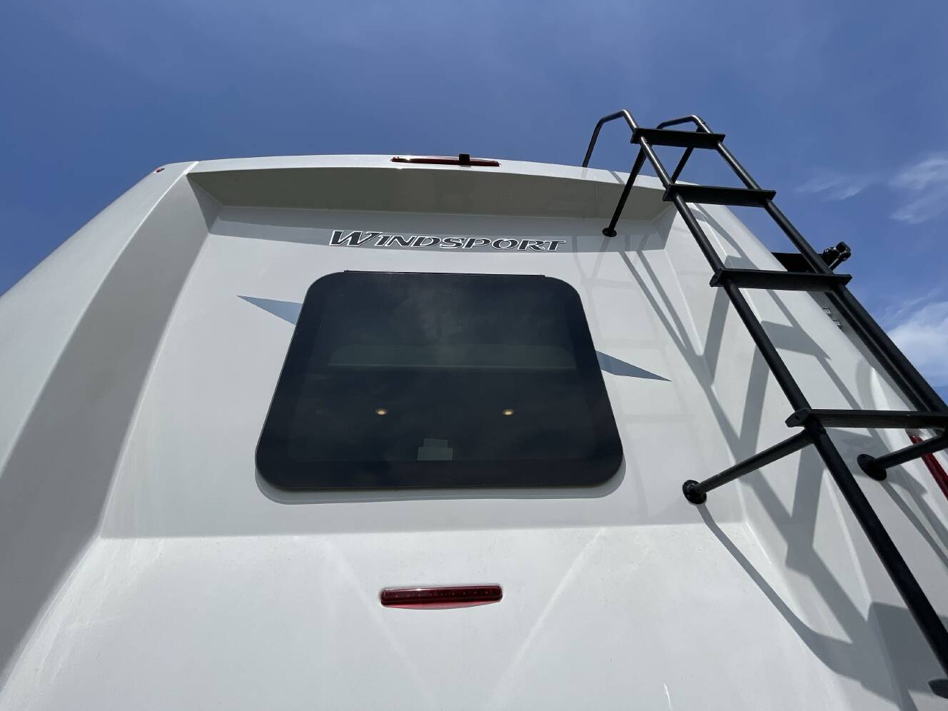 A photo of this 2025 Thor WINDSPORT 35R